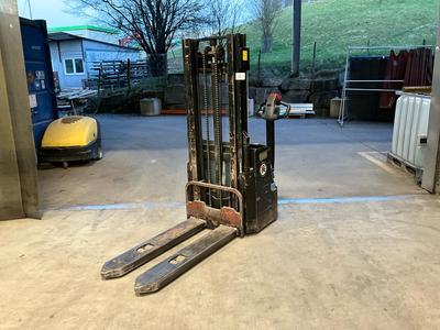 Overzichtsfoto van 2012 Iment EDH1227MG Electric Pallet stacker