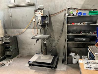 Overzichtsfoto van 2005 Promac BX-840VADT Drill press