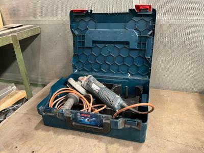Overzichtsfoto van Bosch GWS 17 -125 CIE angle grinder