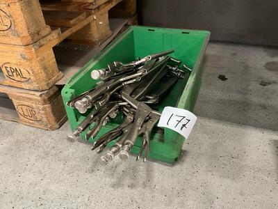 Overview picture of vise grip (8x)