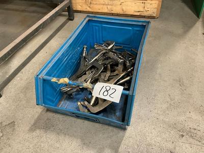 Overview picture of vise grip ( 12x)