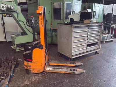 Overview picture of 2000 Still EGV 12 Electric Stacker