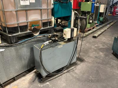 Overzichtsfoto van DEF-pompinstallatie met een digitale teller