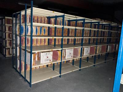 Overview picture of double-sided shelf