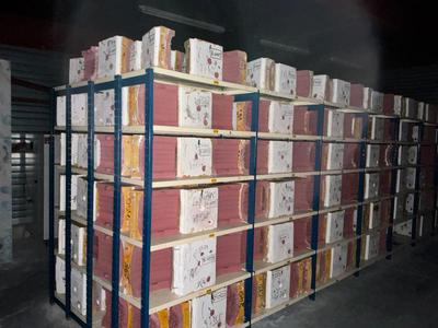 Overview picture of double-sided shelf