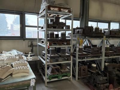 Overview picture of Tubular steel heavy duty pallet racking