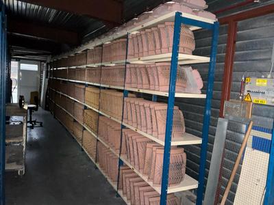 Overview picture of shelf