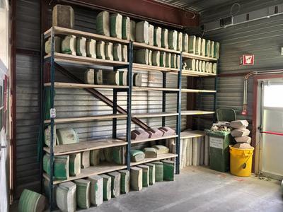 Overview picture of shelf (3x)