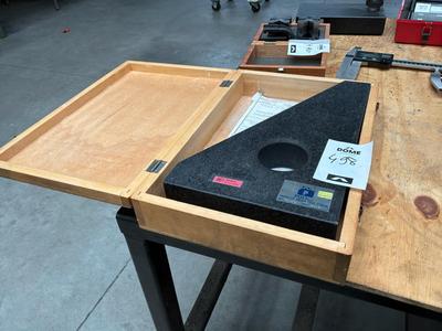 Overview picture of Poli SQ 400 90° granite measuring square/ granite corner degree