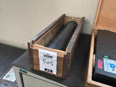 Overview picture of granite round measuring block