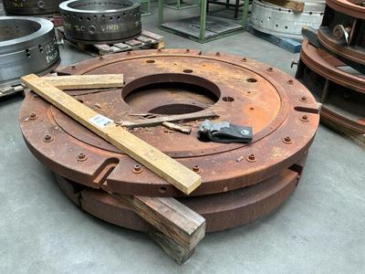 Overzichtsfoto van stalen cilinder mal (2x)