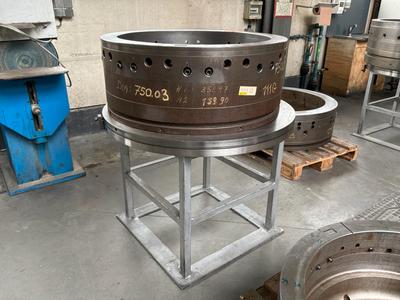 Overzichtsfoto van stalen cilinder mal