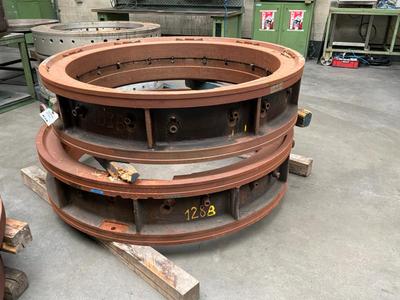 Overzichtsfoto van stalen cilinder mal (2x)