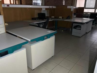 Übersichtsbild von Schreibtischinsel