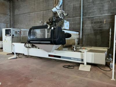 Overzichtsfoto van 2002 SCM Record 240 TV CNC Router 3-axis