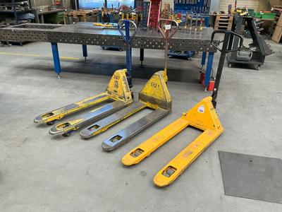 Overview picture of Pallet truck (3x)