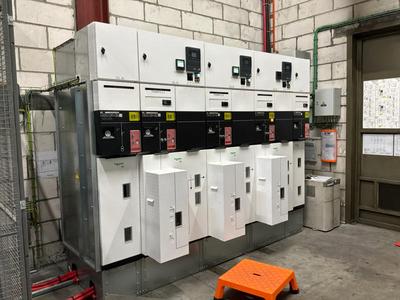 Imagen general de 2022 Schneider SM6 – 24kV Gas hoogspanningsschakelcellen Medium Voltage (5x)