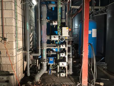 Imagen general de industrieel waterbehandelingssysteem