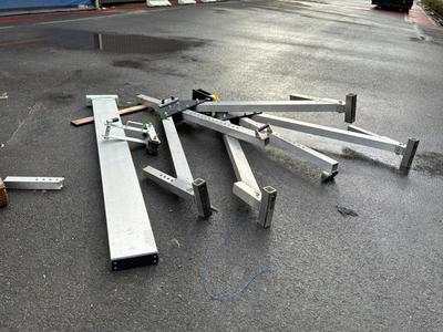 Übersichtsbild von Feltes Aluminium hijs constructie voor onderdelen