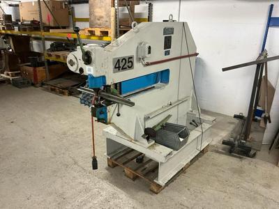 Overview picture of Pullmax P5 Nibbler machine