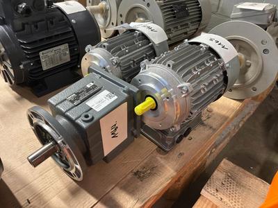 Overzichtsfoto van Lenze Elektrische motor (2x)