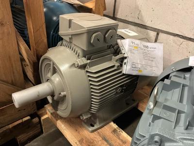 Overzichtsfoto van MEZ-motors Elektrische motor