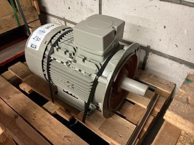 Overzichtsfoto van MEZ-motors Elektrische motor