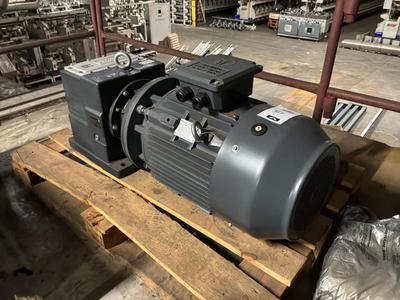 Übersichtsbild von elektromotor met een gemonteerde tandwielkast