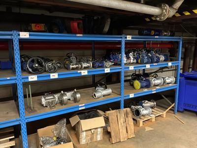 Übersichtsbild von partij diverse handbediende en pneumatische klepafsluiters