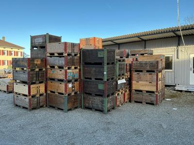 Overview picture of pallet boxes