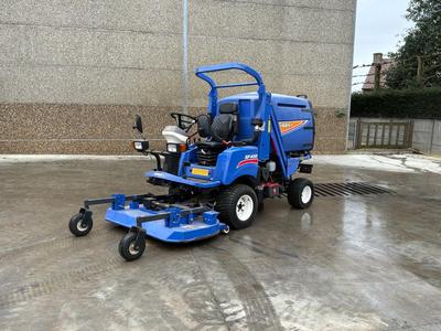 Overview picture of 2015 Iseki SF 450 Professional front mower.
