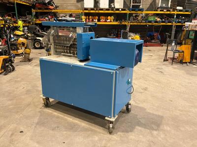 Overzichtsfoto van Mobiel kabelstripmachine