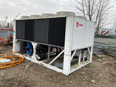 Overzichtsfoto van 2012 Trane CGAM 110 luchtgekoelde koelmachine