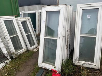 Overzichtsfoto van PVC ramen (2x)