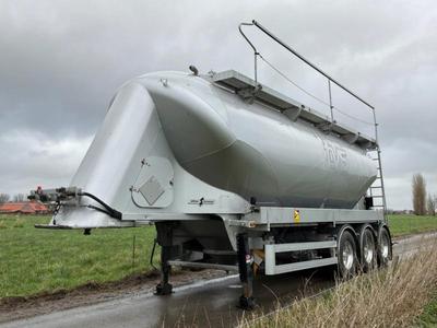 Immagine panoramica di 2011 Spitzer Eurovrac BSF2004 rimorchio cisterna