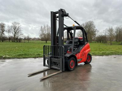 Immagine panoramica di 2019 Carrello elevatore Linde H40T
