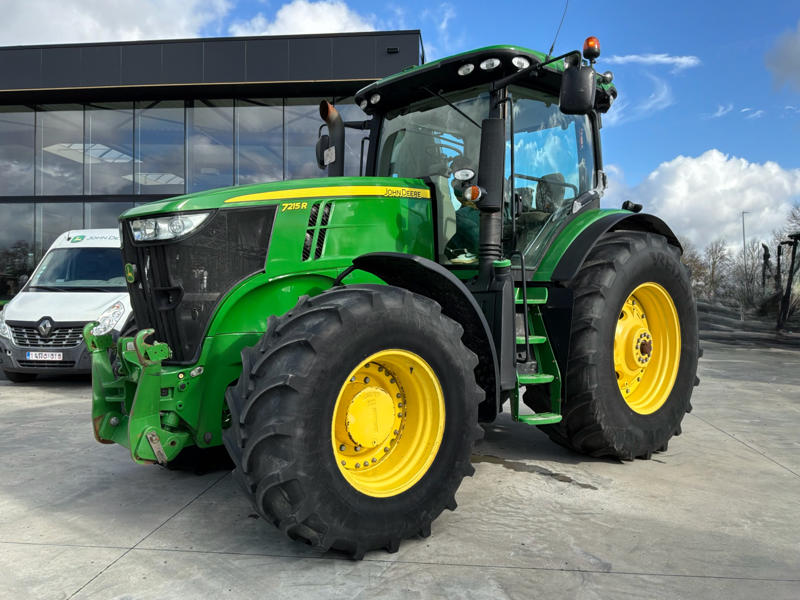 Tracteur agricole à quatre roues motrices John Deere 7215R 2014