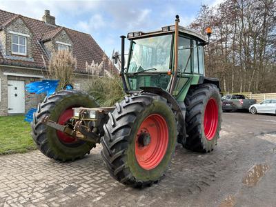 Photo d'aperçu de Tracteur utilitaire Fendt F395GT 1992 à quatre roues motrices