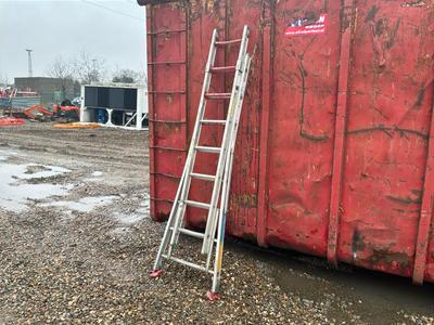 Immagine panoramica di Scala scorrevole in alluminio