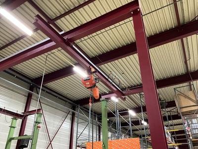 Imagen general de FBH/Demag chain hoist on monorail beam