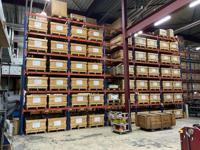 Overview picture of pallet rack (10m)