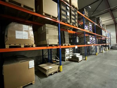 Overview picture of pallet rack (25m)