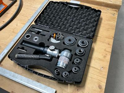 Übersichtsbild von Alfra CompactCombi hydraulische Handstanze