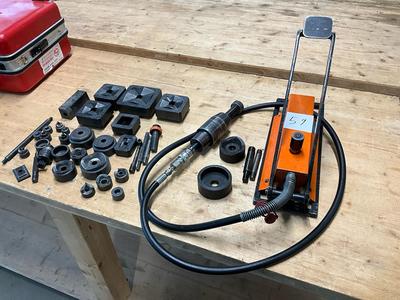 Übersichtsbild von Hydraulische Stanze von Glassey