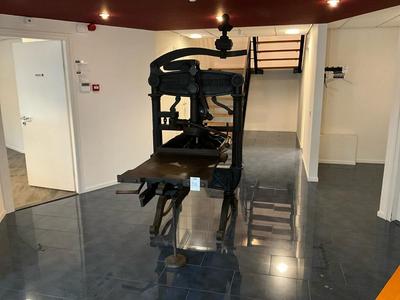 Übersichtsbild von Antique cast iron plate press