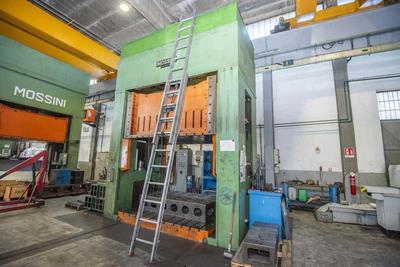 Immagine panoramica di MOSSINI PO/2M 400 HYDRAULIC PRESS
