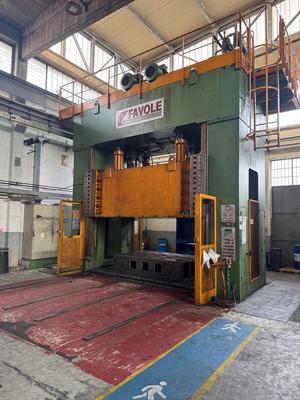 Photo d'aperçu de 2002 FAVOLE DM 1000/250T HYDRAULIC PRESS