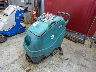 Immagine panoramica di PULITRICE PER PAVIMENTI EUREKA E50