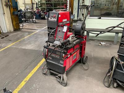 Översiktsbild av Lincon power wave 455M SST / Invertec V405 T Pulse las opstelling