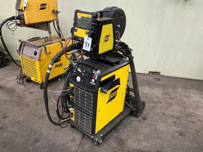 Imagen general de ESAB Mig U4000i MIG/TIG lasmachine